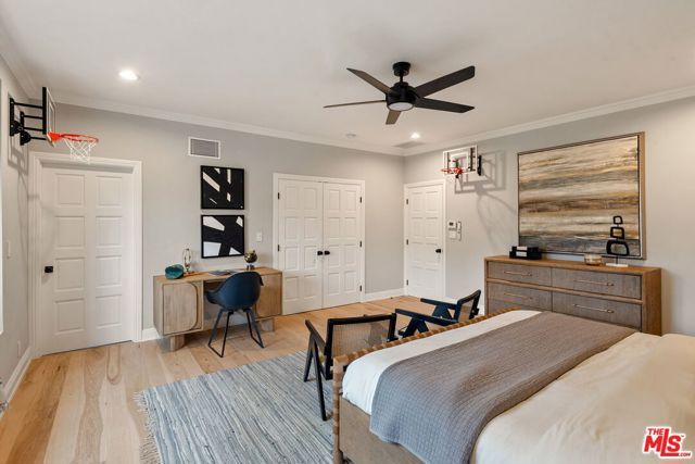 280 Homewood Road, Los Angeles, CA 90049