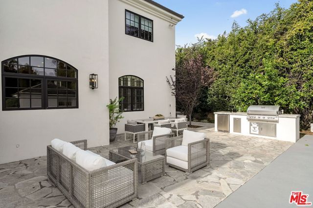 280 Homewood Road, Los Angeles, CA 90049