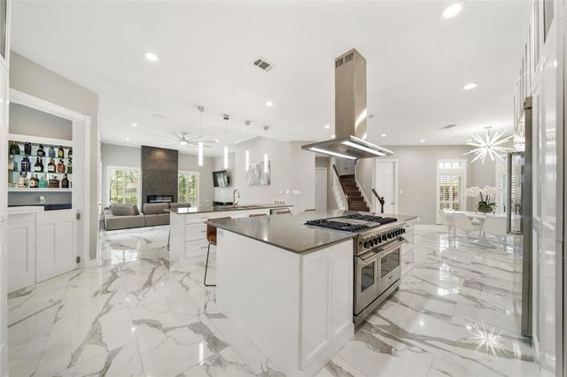 23 Glen Eagles Drive, Sugar Land, TX 77479