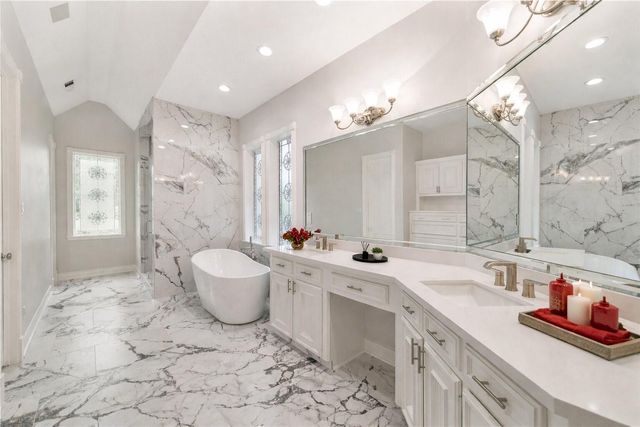 23 Glen Eagles Drive, Sugar Land, TX 77479