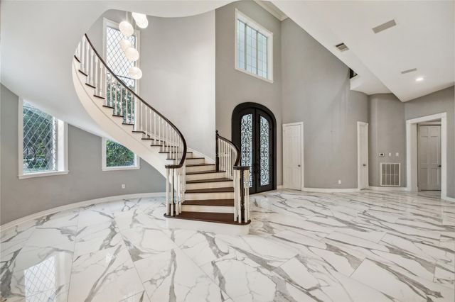 23 Glen Eagles Drive, Sugar Land, TX 77479