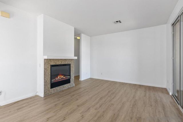 10878 Sabre Hill Dr 294, San Diego, CA 92128