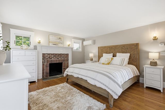 37 Grand St, Canton, MA 02021