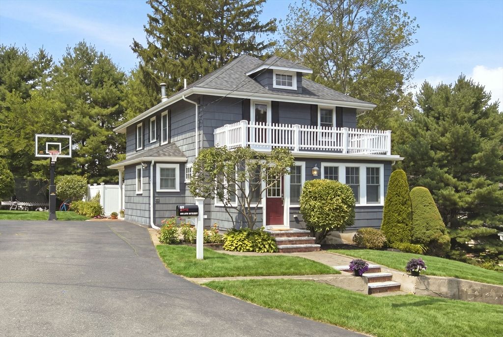 37 Grand St, Canton, MA 02021