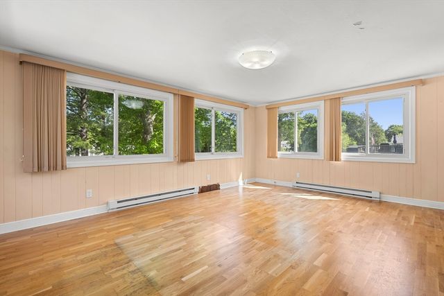 37 Old Coach Rd, Braintree, MA 02184