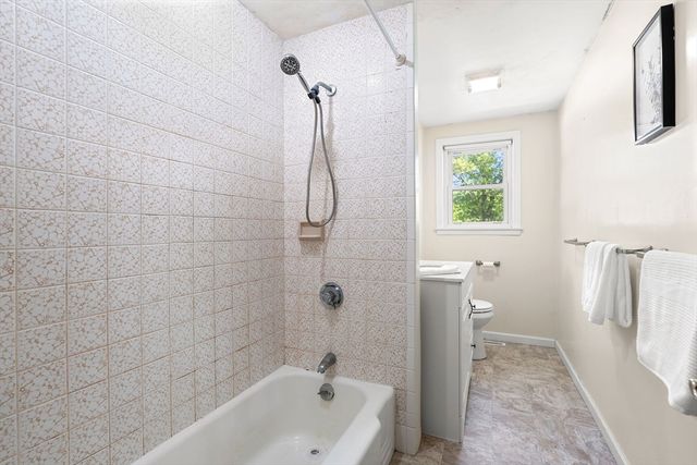 37 Old Coach Rd, Braintree, MA 02184