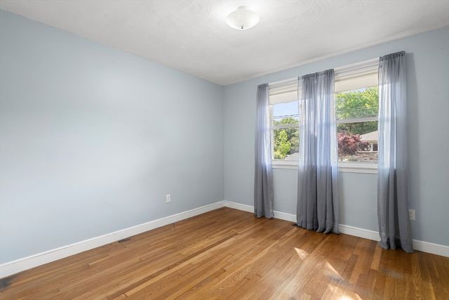37 Old Coach Rd, Braintree, MA 02184