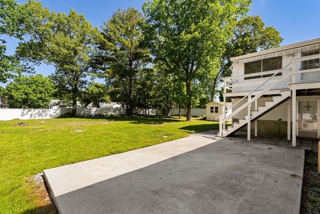 37 Old Coach Rd, Braintree, MA 02184