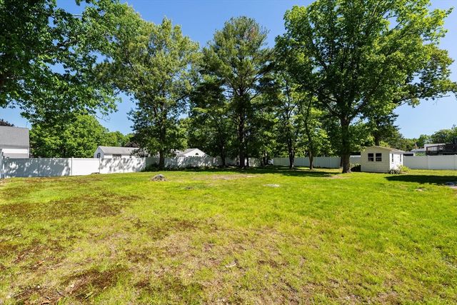 37 Old Coach Rd, Braintree, MA 02184