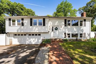 37 Old Coach Rd, Braintree, MA 02184