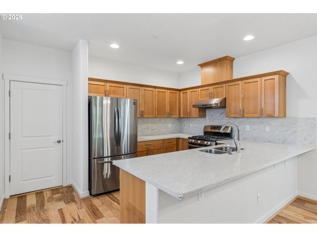 28905 Sw COSTA Cir W, Wilsonville, OR 97070