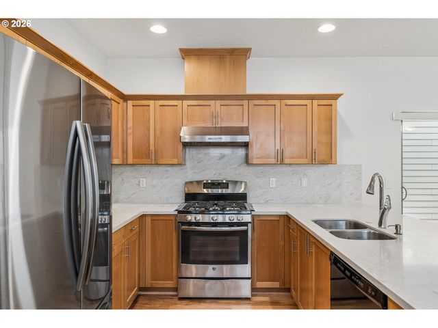 28905 Sw COSTA Cir W, Wilsonville, OR 97070