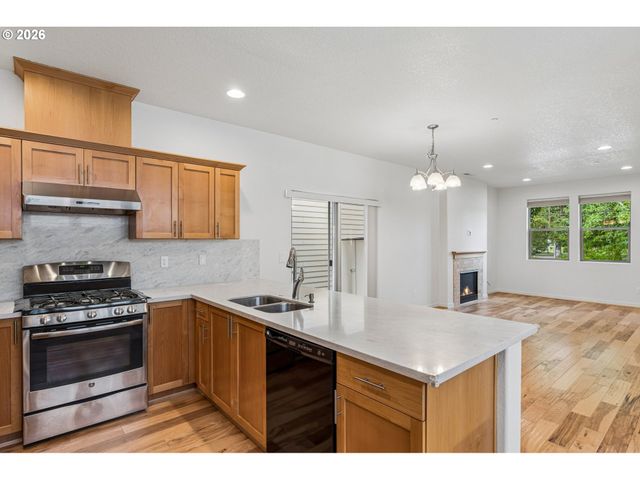 28905 Sw COSTA Cir W, Wilsonville, OR 97070