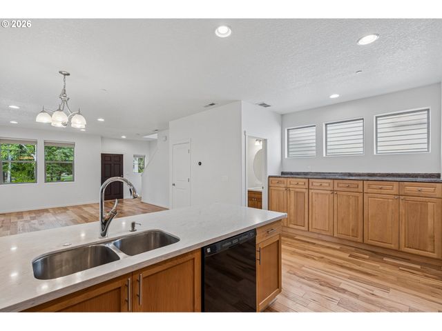 28905 Sw COSTA Cir W, Wilsonville, OR 97070