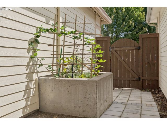 28905 Sw COSTA Cir W, Wilsonville, OR 97070
