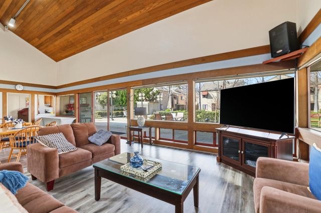 453 Alberto Way D160, Los Gatos, CA 95032