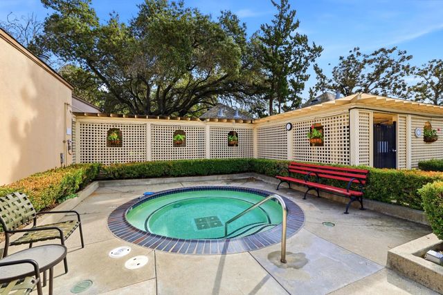 453 Alberto Way D160, Los Gatos, CA 95032