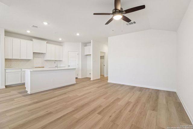 9627 Grand Via Blvd, Converse, TX 78109
