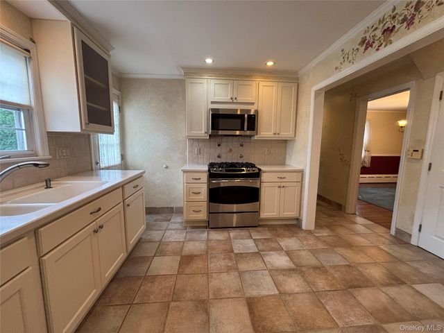 51 Coakley Avenue, Harrison, NY 10528