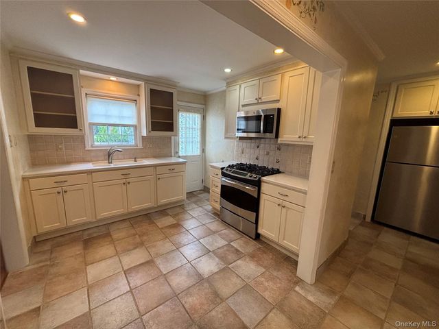 51 Coakley Avenue, Harrison, NY 10528