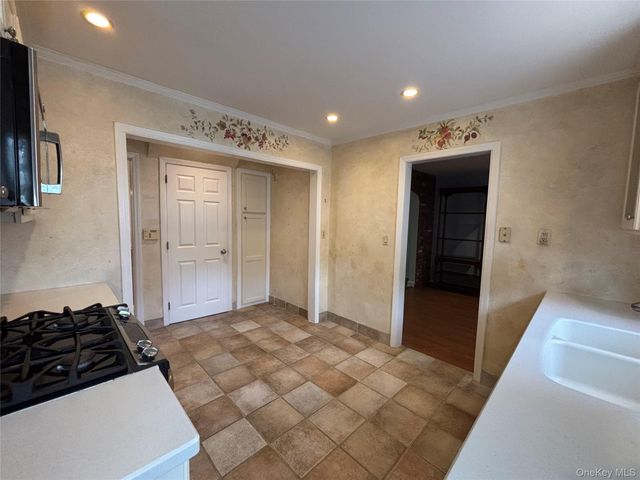 51 Coakley Avenue, Harrison, NY 10528