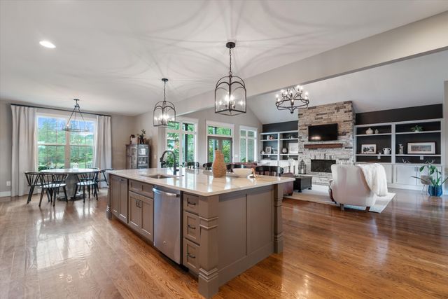 1135D Center Point Rd, Hendersonville, TN 37075