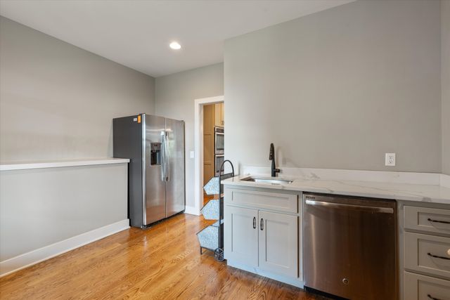 1135D Center Point Rd, Hendersonville, TN 37075