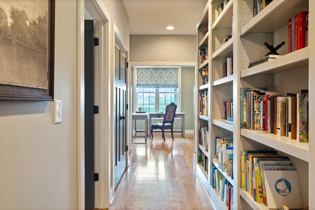 1135D Center Point Rd, Hendersonville, TN 37075