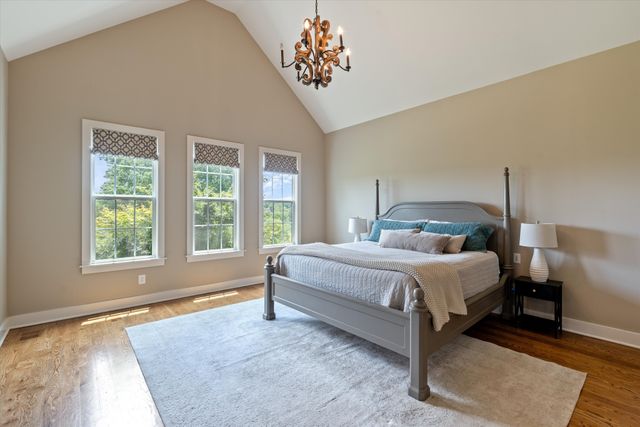 1135D Center Point Rd, Hendersonville, TN 37075