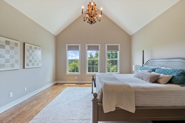 1135D Center Point Rd, Hendersonville, TN 37075