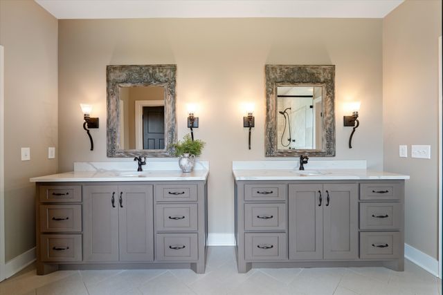 1135D Center Point Rd, Hendersonville, TN 37075