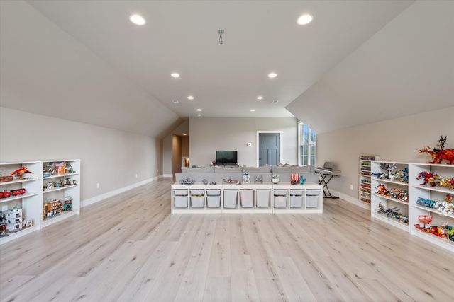 1135D Center Point Rd, Hendersonville, TN 37075