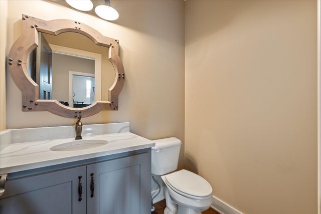 1135D Center Point Rd, Hendersonville, TN 37075