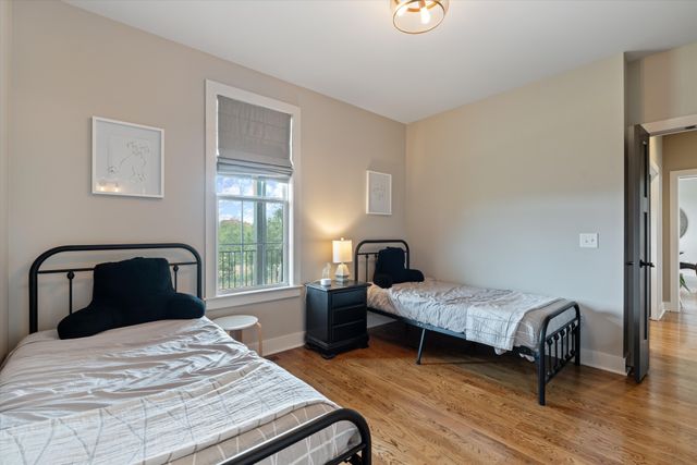 1135D Center Point Rd, Hendersonville, TN 37075