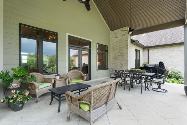 1135D Center Point Rd, Hendersonville, TN 37075