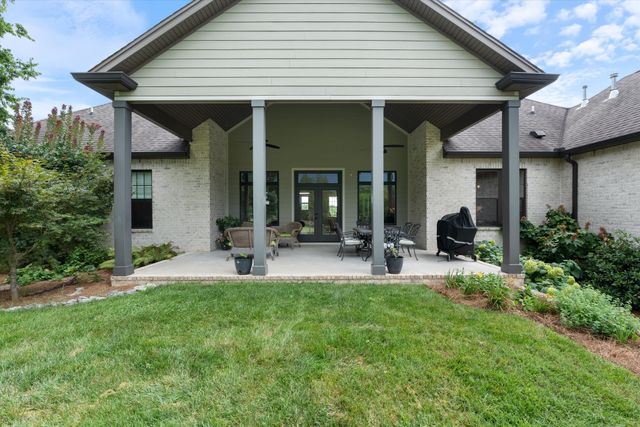 1135D Center Point Rd, Hendersonville, TN 37075