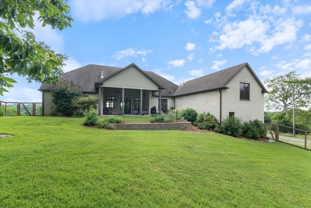 1135D Center Point Rd, Hendersonville, TN 37075