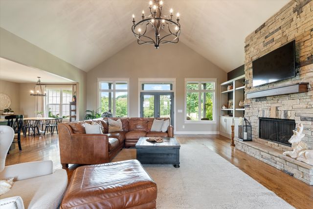 1135D Center Point Rd, Hendersonville, TN 37075