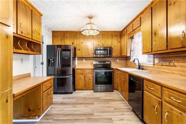 4926 Shallow Ridge NE Road, Kennesaw, GA 30144