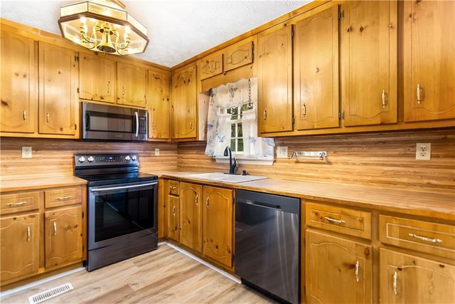 4926 Shallow Ridge NE Road, Kennesaw, GA 30144