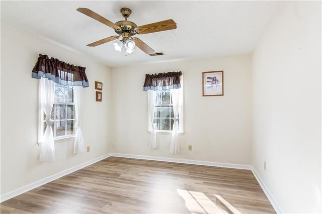 4926 Shallow Ridge NE Road, Kennesaw, GA 30144