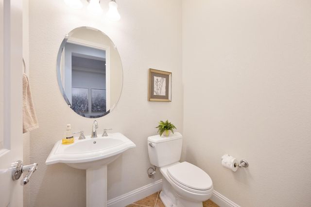 2128 Land End Loop, Roseville, CA 95747