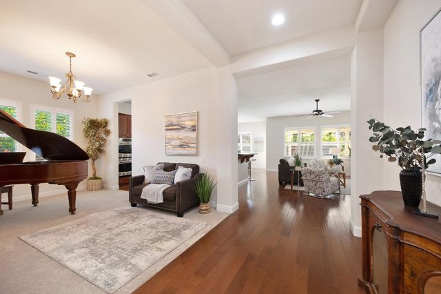 2128 Land End Loop, Roseville, CA 95747