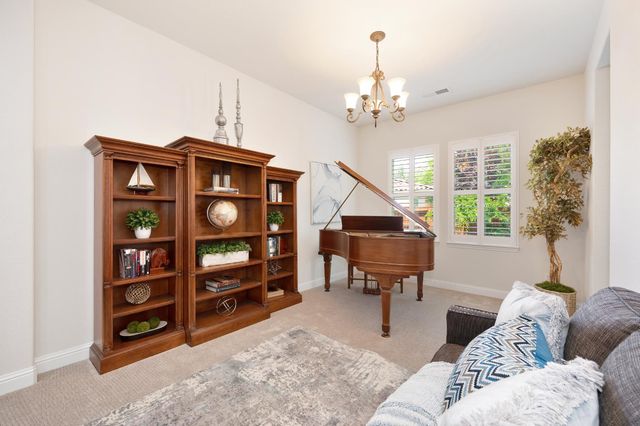 2128 Land End Loop, Roseville, CA 95747