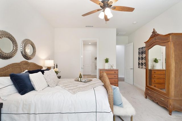 2128 Land End Loop, Roseville, CA 95747