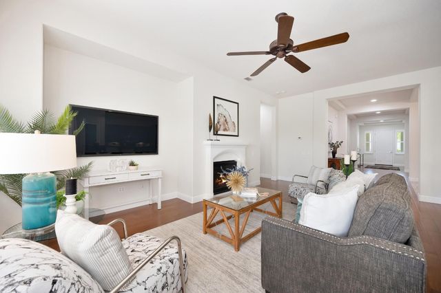 2128 Land End Loop, Roseville, CA 95747