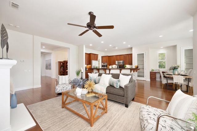 2128 Land End Loop, Roseville, CA 95747