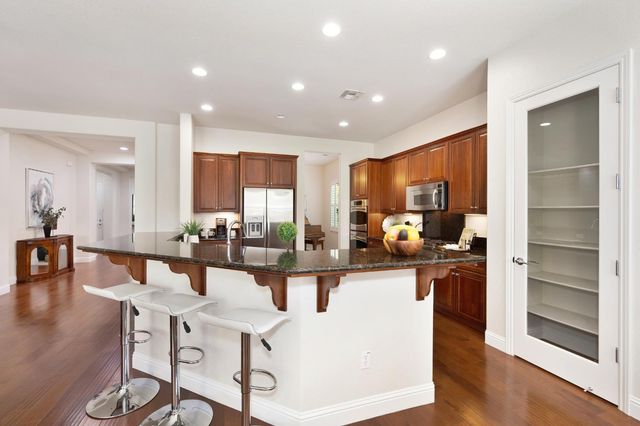 2128 Land End Loop, Roseville, CA 95747