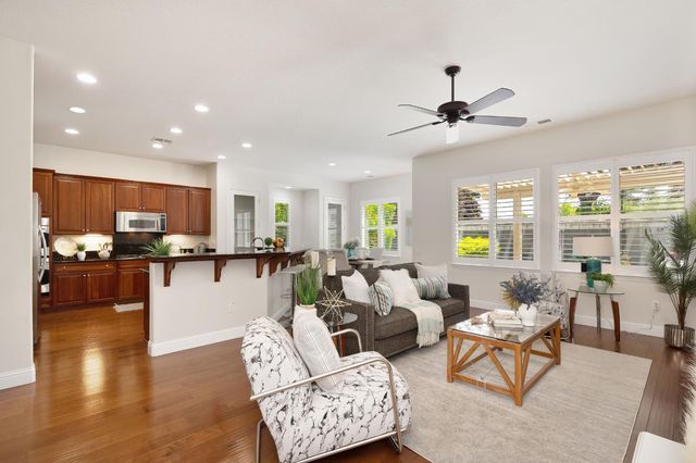 2128 Land End Loop, Roseville, CA 95747