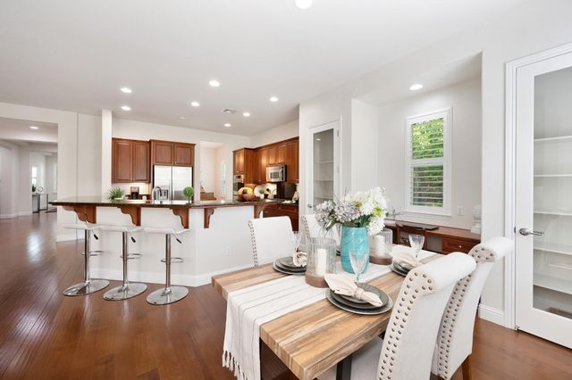 2128 Land End Loop, Roseville, CA 95747